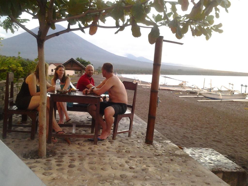 Solaluna Beach Homestay Amed Kültér fotó